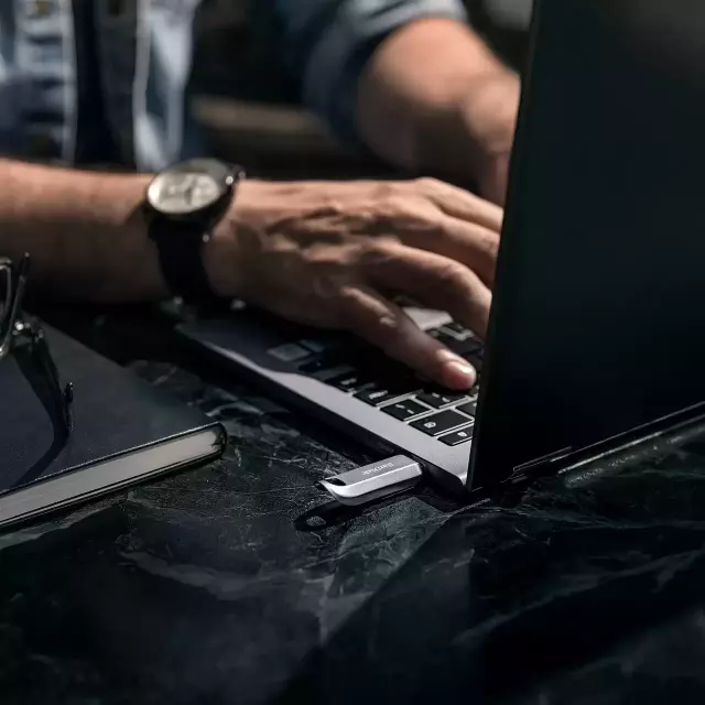 SanDisk Ultra Luxe 64GB